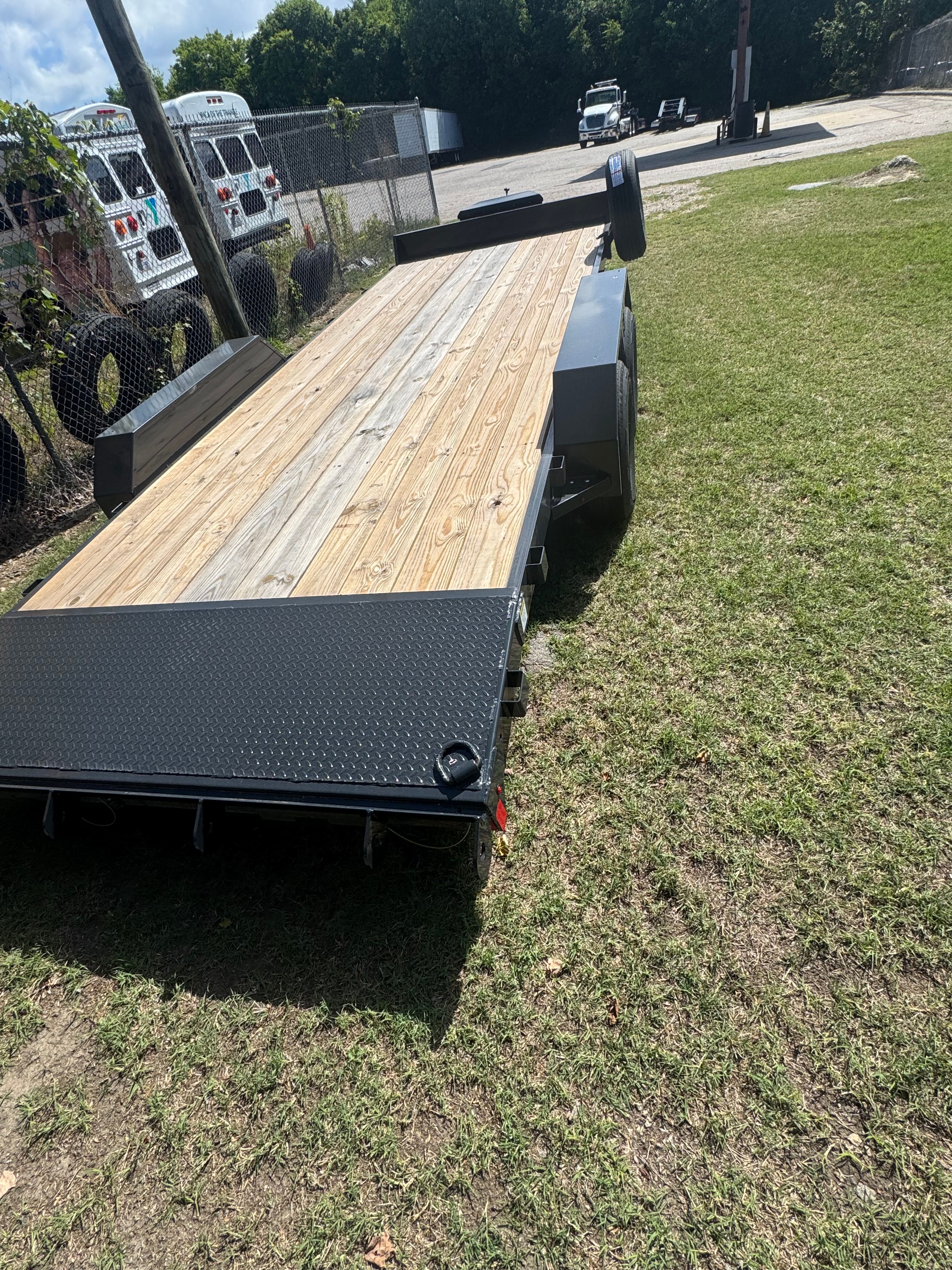 20' Hillcrest Car Hauler with Dovetail - thumbnail view 4